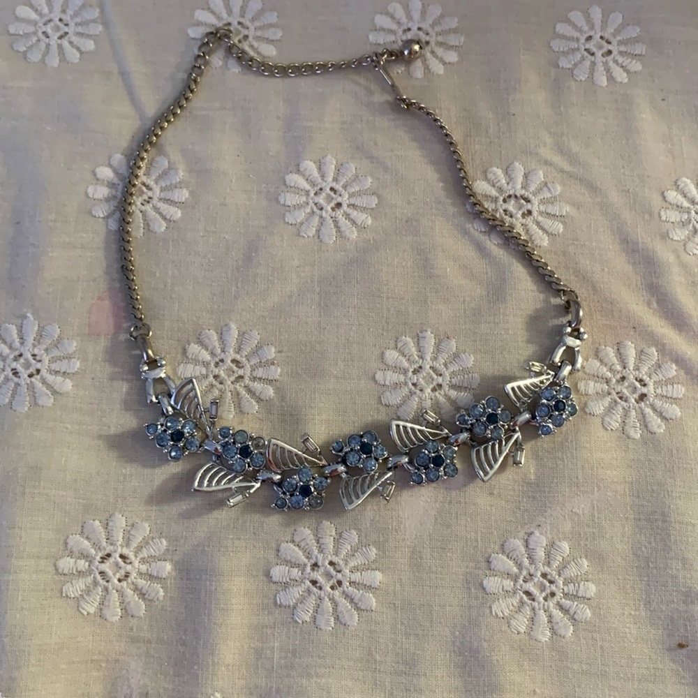 Choker necklace